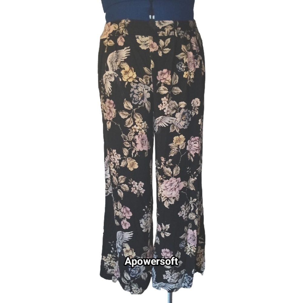 Torrid Dark Floral Cropped Pants